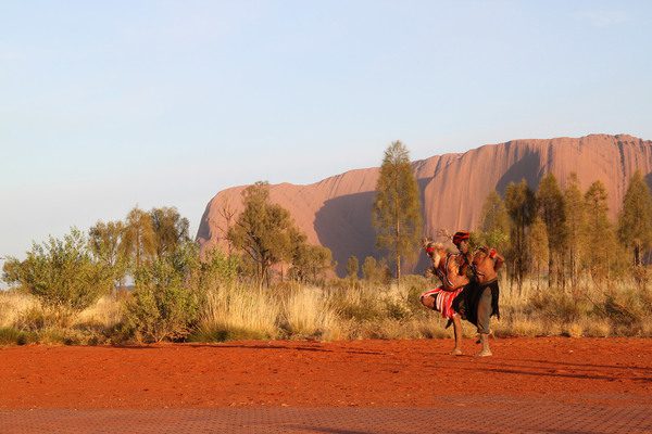 kham-pha-Uluru-Kata-Tjuta